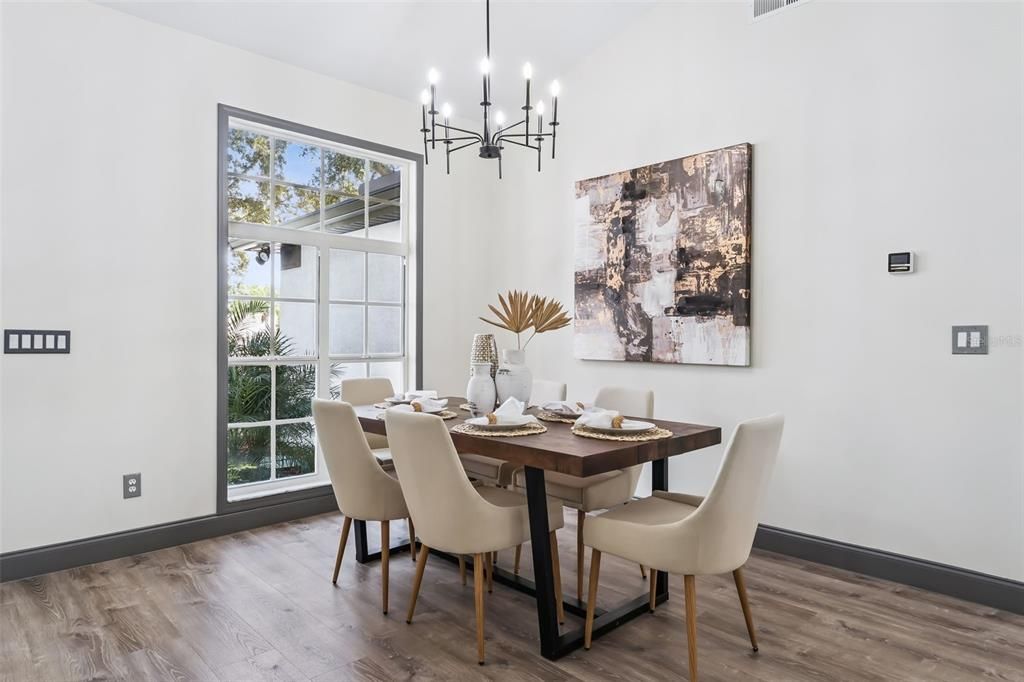 For Sale: $795,000 (5 beds, 4 baths, 2500 Square Feet)