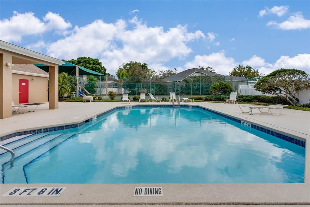 For Sale: $795,000 (5 beds, 4 baths, 2500 Square Feet)