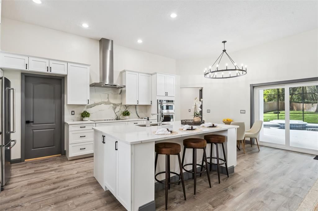 For Sale: $795,000 (5 beds, 4 baths, 2500 Square Feet)