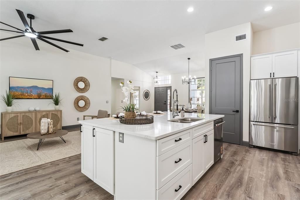 For Sale: $795,000 (5 beds, 4 baths, 2500 Square Feet)