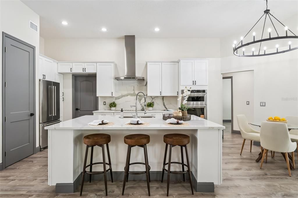 For Sale: $795,000 (5 beds, 4 baths, 2500 Square Feet)