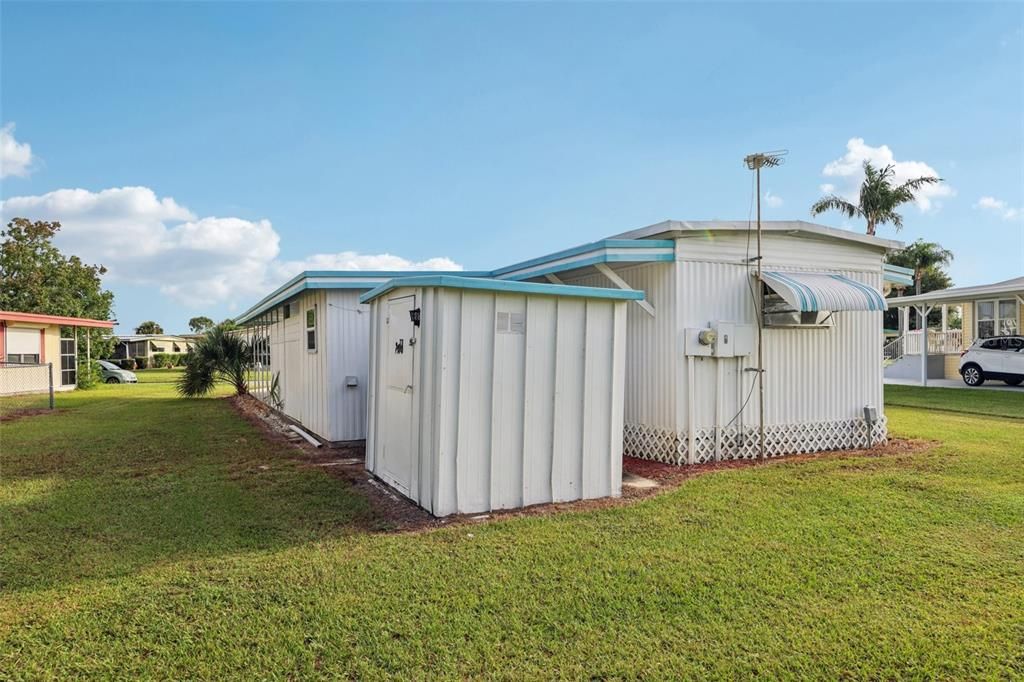 For Sale: $121,300 (2 beds, 2 baths, 862 Square Feet)