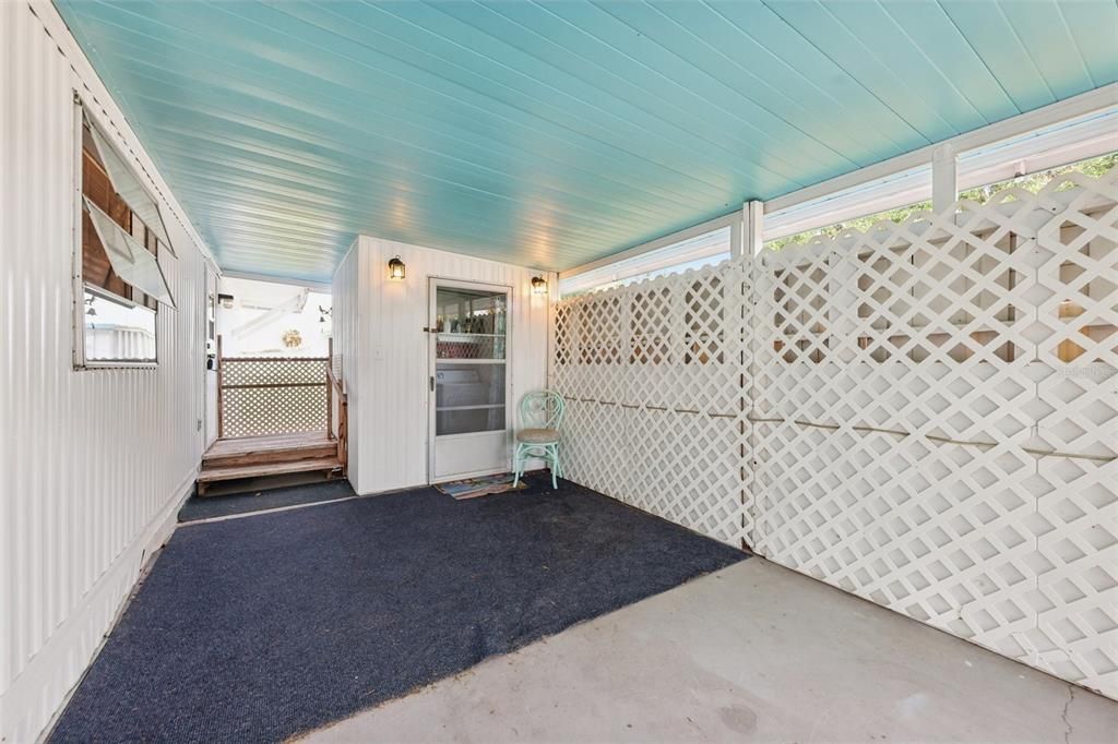 For Sale: $121,300 (2 beds, 2 baths, 862 Square Feet)