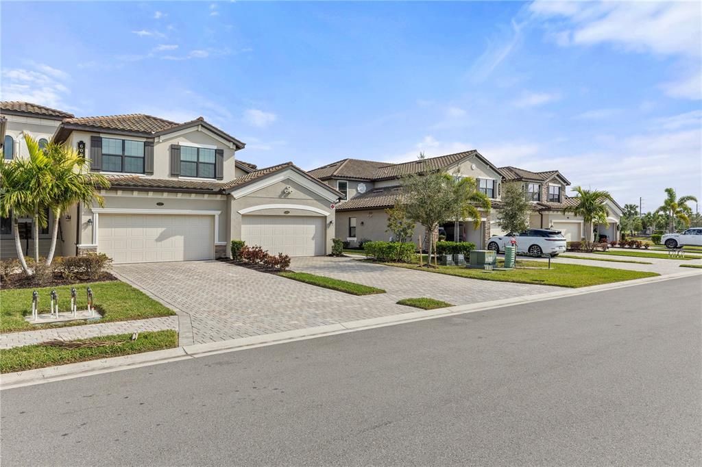 Под контрактом: $525,000 (3 спален, 2 ванн, 1786 Квадратных фут)