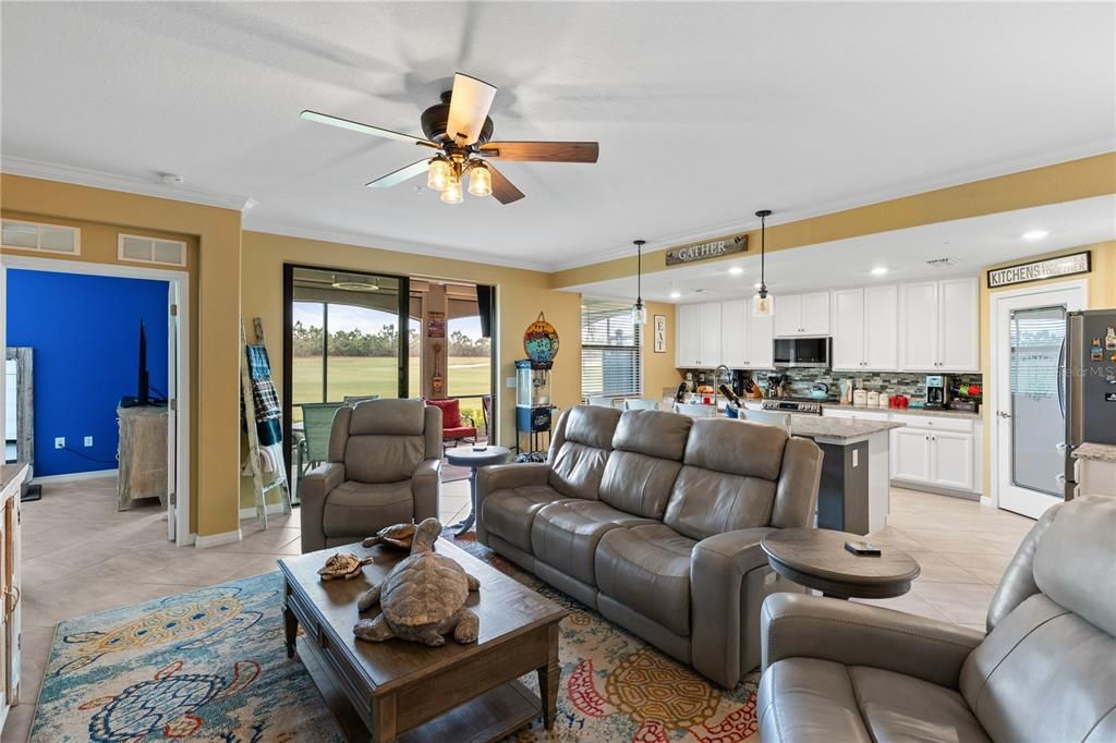 Под контрактом: $525,000 (3 спален, 2 ванн, 1786 Квадратных фут)