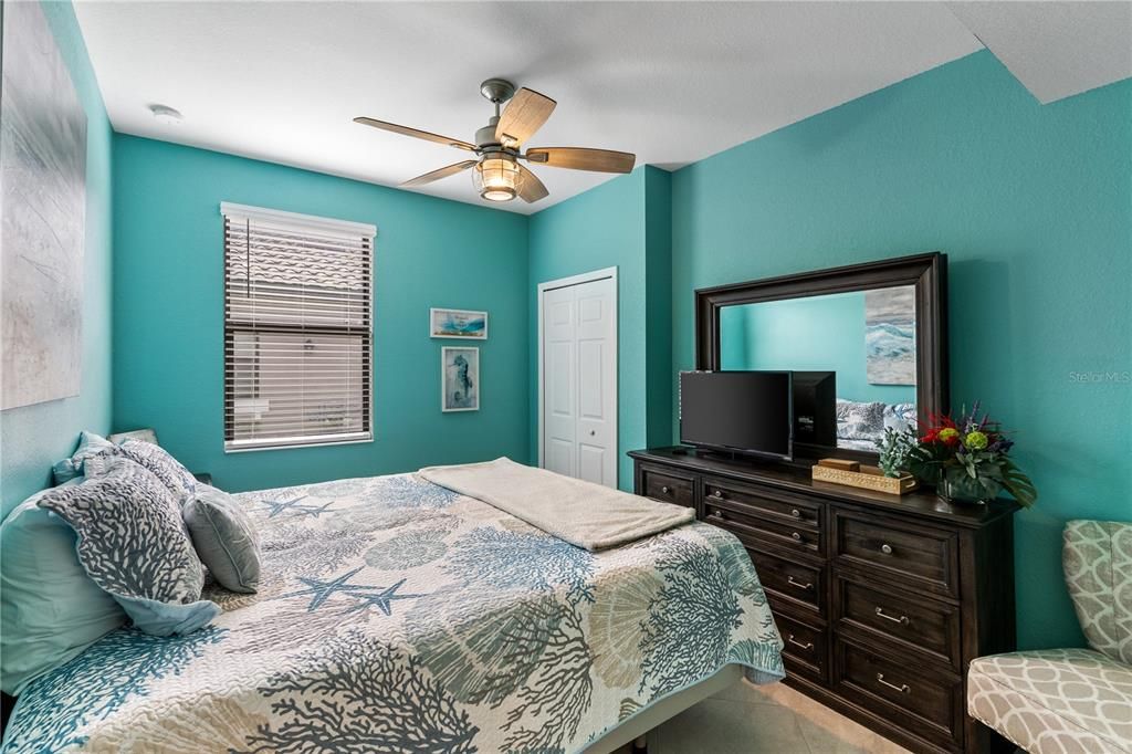 Под контрактом: $525,000 (3 спален, 2 ванн, 1786 Квадратных фут)