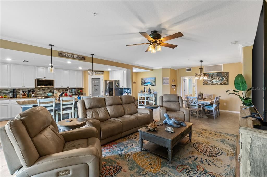 Под контрактом: $525,000 (3 спален, 2 ванн, 1786 Квадратных фут)