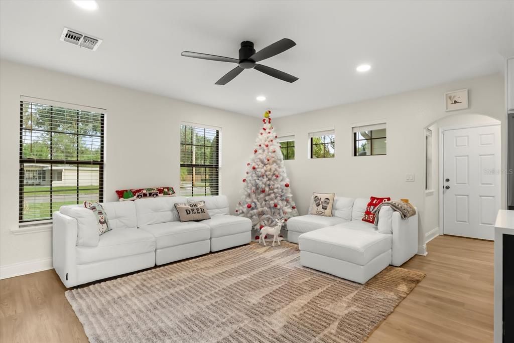 For Rent: $3,300 (3 beds, 2 baths, 1698 Square Feet)