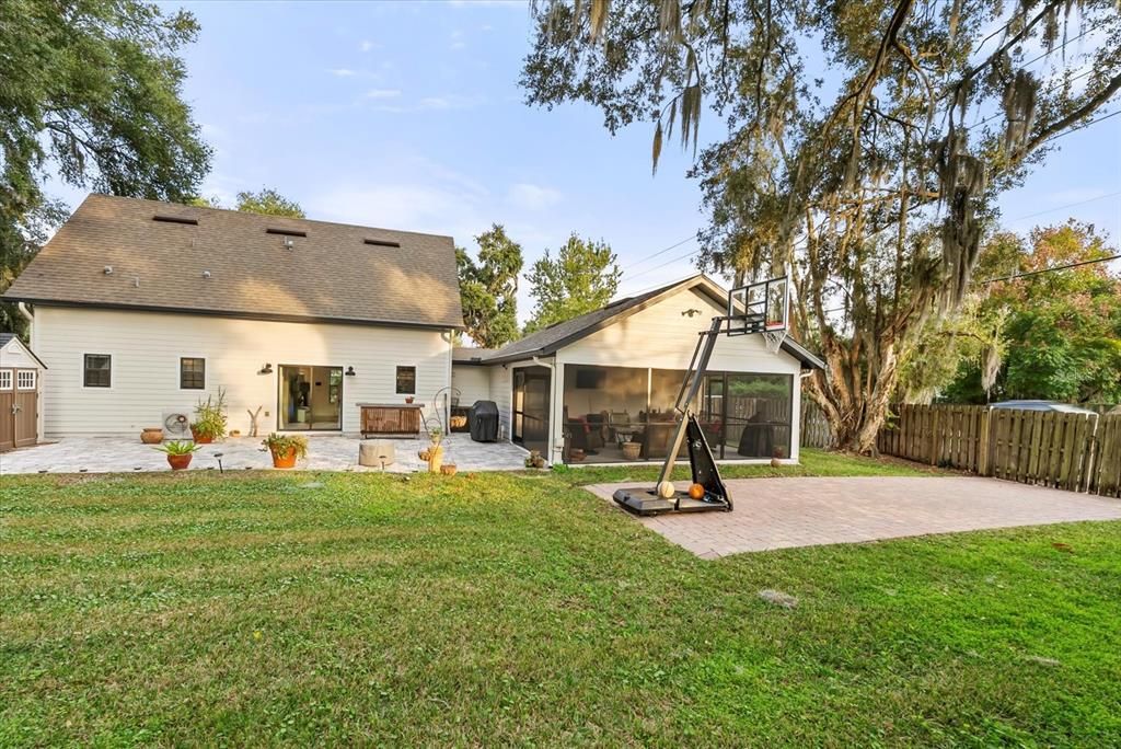 For Rent: $3,300 (3 beds, 2 baths, 1698 Square Feet)