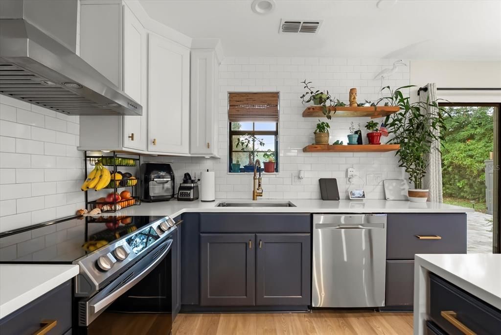 For Rent: $3,300 (3 beds, 2 baths, 1698 Square Feet)