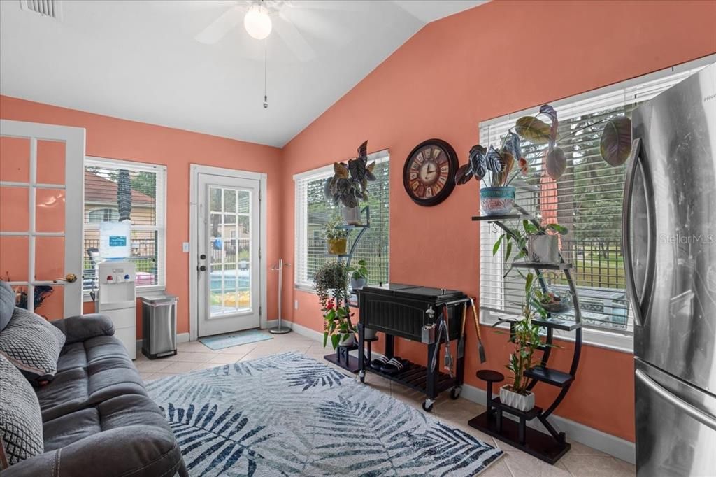 En Venta: $399,900 (4 camas, 2 baños, 1894 Pies cuadrados)