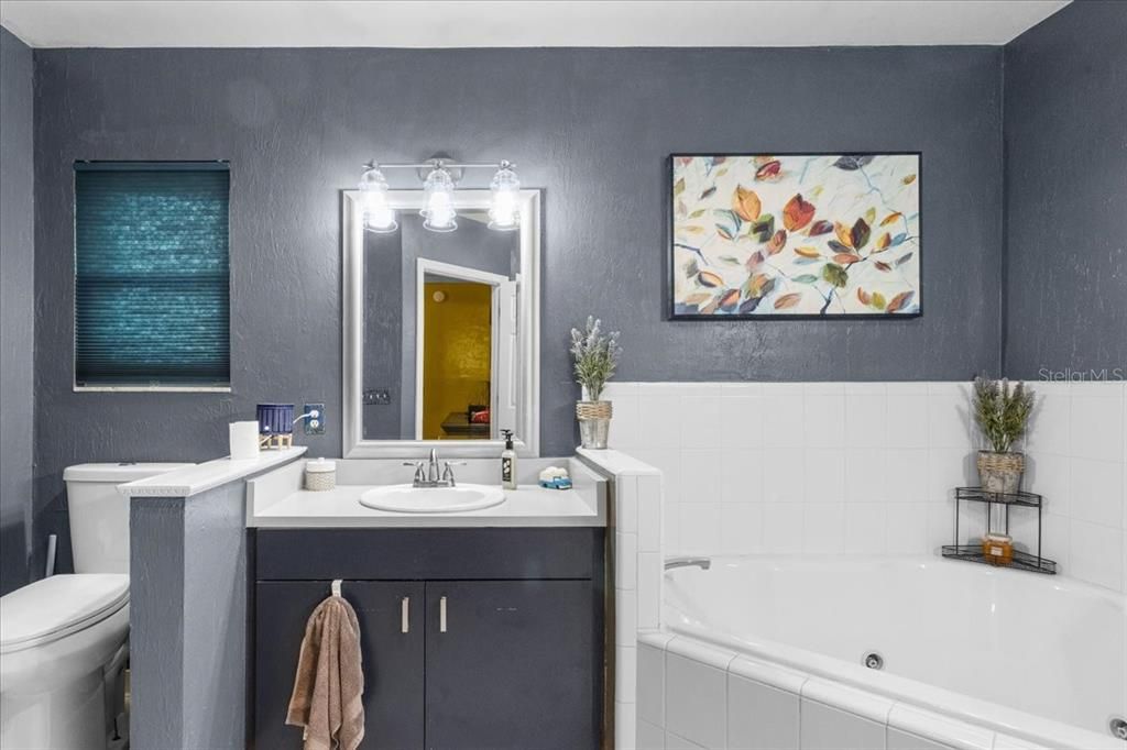 En Venta: $399,900 (4 camas, 2 baños, 1894 Pies cuadrados)