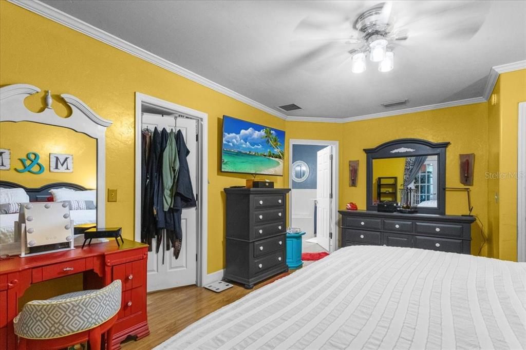 En Venta: $399,900 (4 camas, 2 baños, 1894 Pies cuadrados)