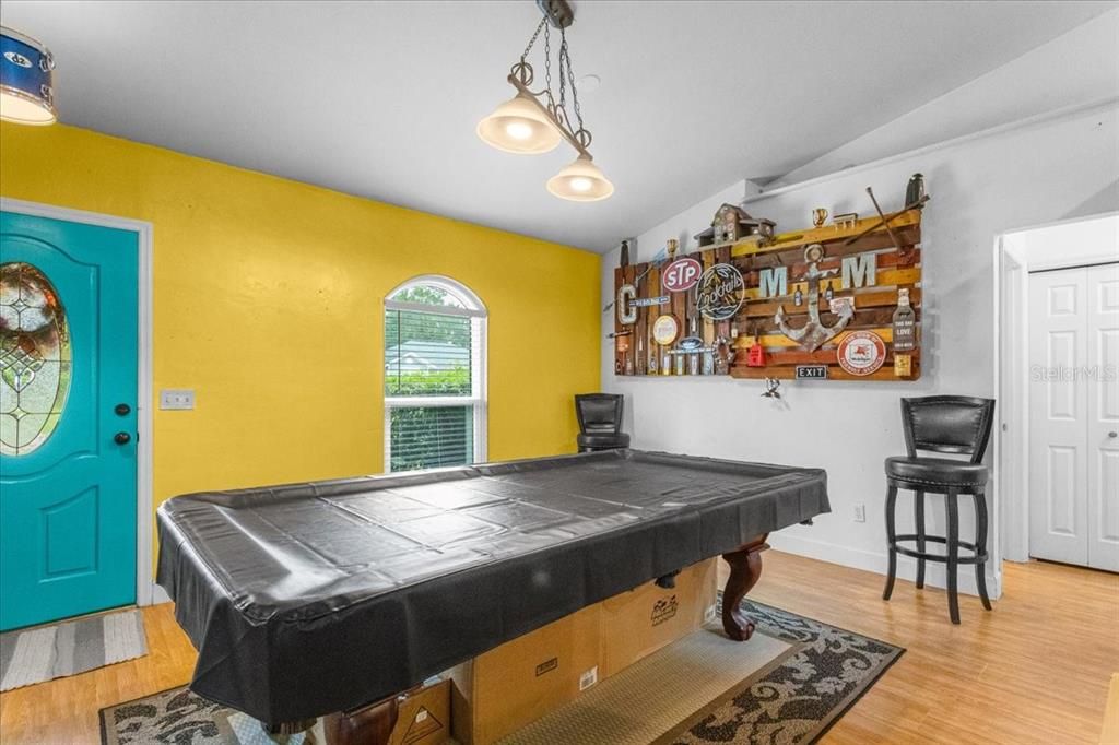 En Venta: $399,900 (4 camas, 2 baños, 1894 Pies cuadrados)