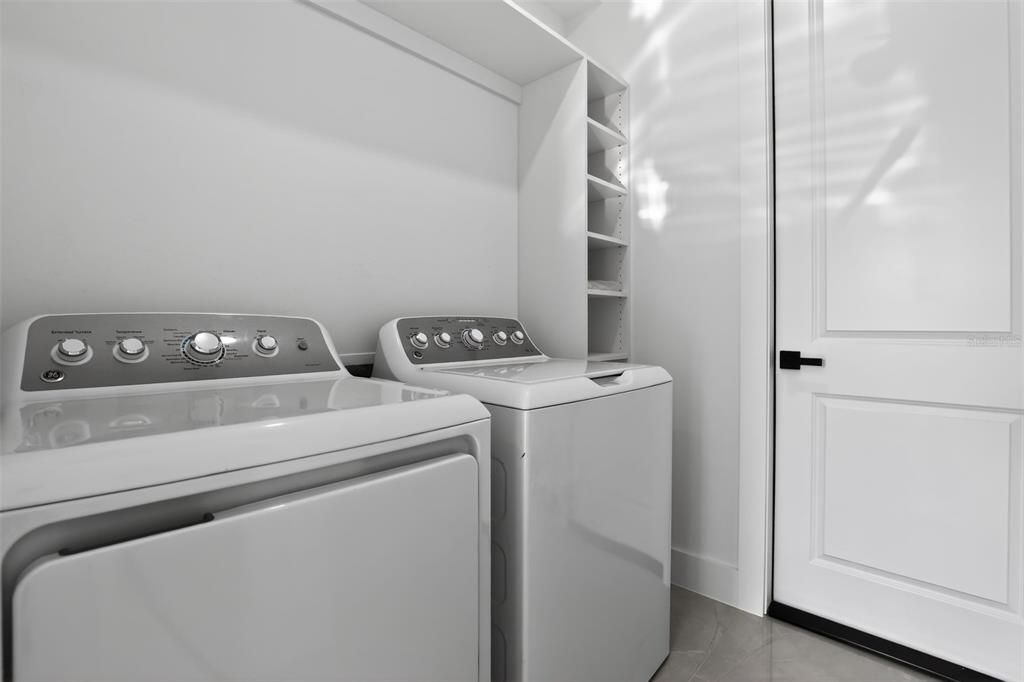 待售: $350,000 (3 贝兹, 3 浴室, 1357 平方英尺)