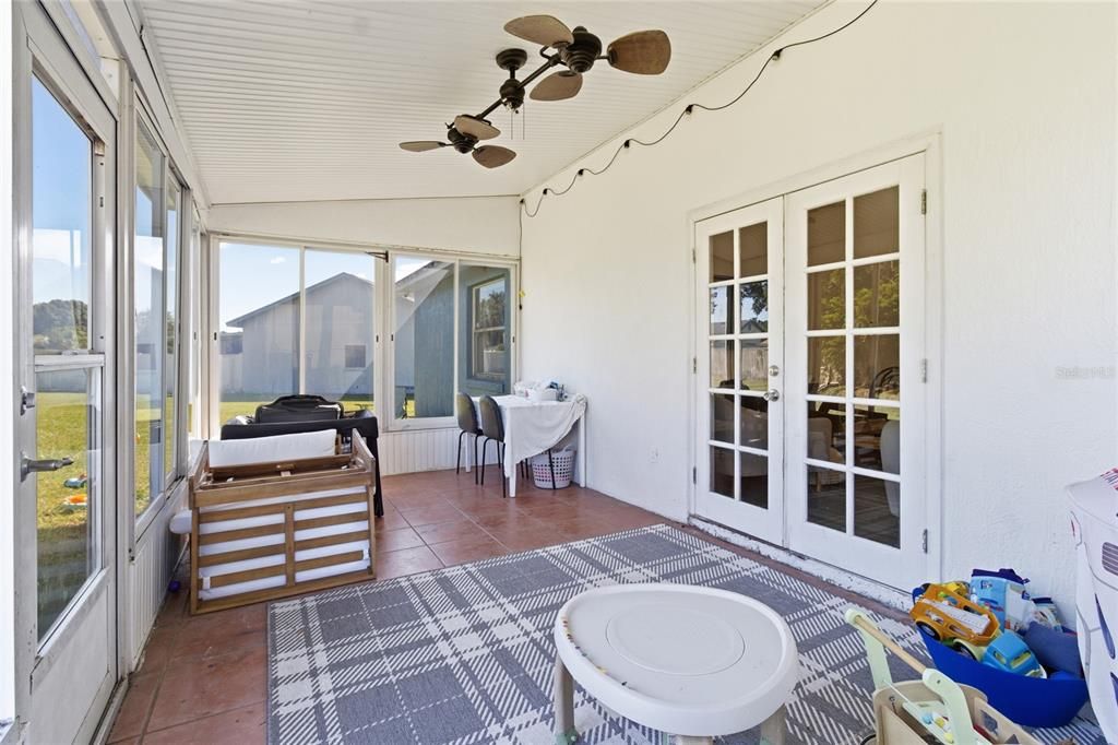 For Sale: $275,000 (3 beds, 2 baths, 1290 Square Feet)