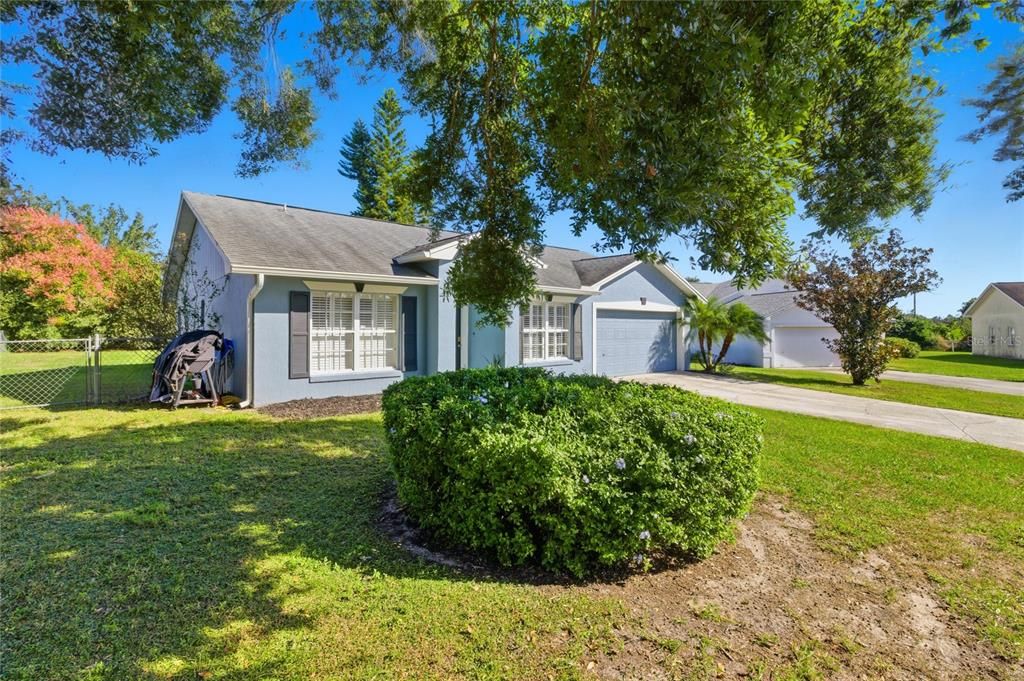 For Sale: $275,000 (3 beds, 2 baths, 1290 Square Feet)