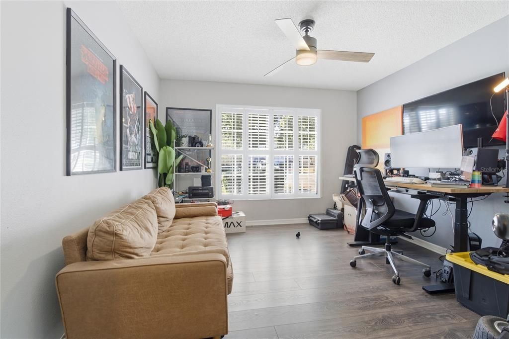 For Sale: $275,000 (3 beds, 2 baths, 1290 Square Feet)