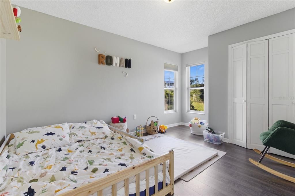 For Sale: $275,000 (3 beds, 2 baths, 1290 Square Feet)