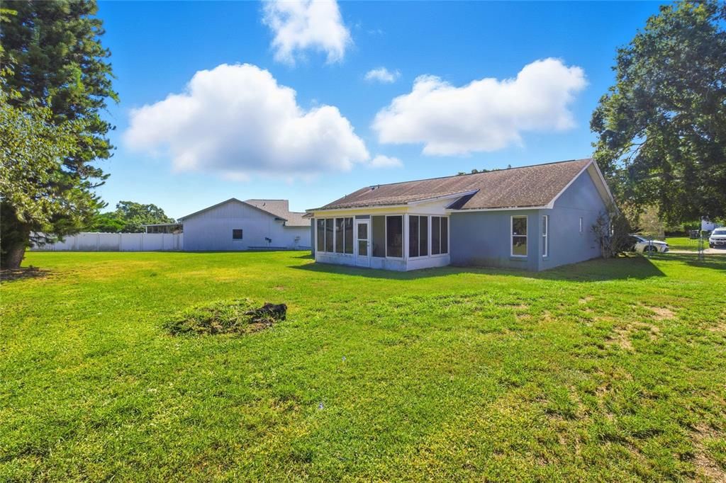 For Sale: $275,000 (3 beds, 2 baths, 1290 Square Feet)