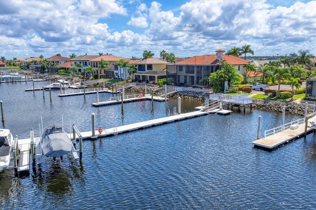 En Venta: $1,849,500 (5 camas, 4 baños, 4074 Pies cuadrados)