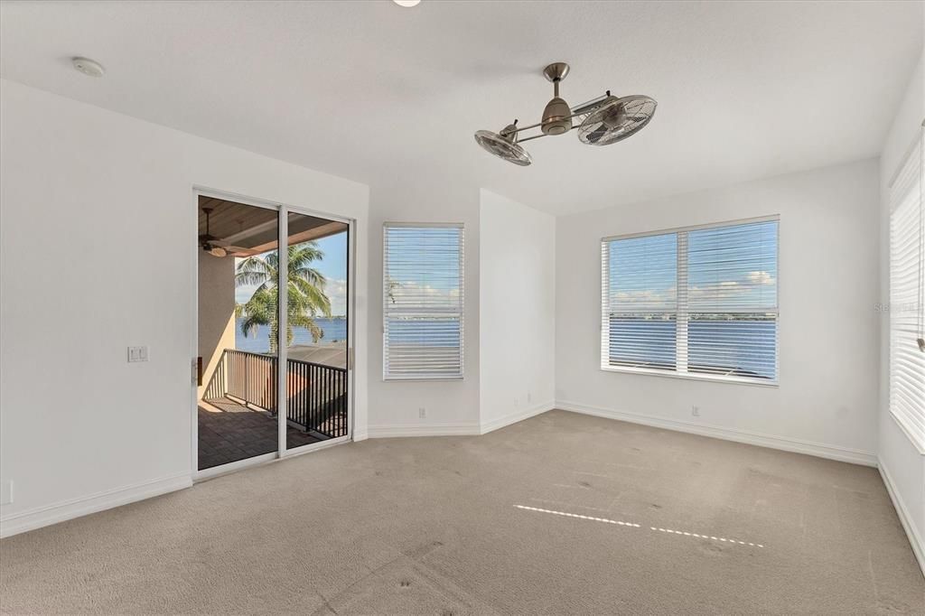 En Venta: $1,849,500 (5 camas, 4 baños, 4074 Pies cuadrados)