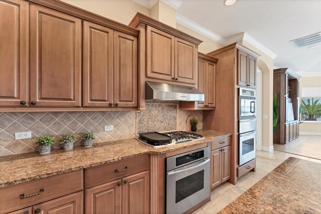 En Venta: $1,849,500 (5 camas, 4 baños, 4074 Pies cuadrados)