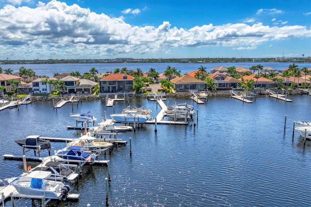 En Venta: $1,849,500 (5 camas, 4 baños, 4074 Pies cuadrados)