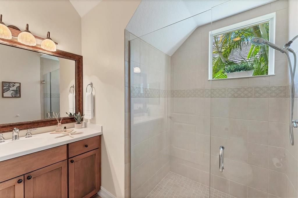 En Venta: $1,849,500 (5 camas, 4 baños, 4074 Pies cuadrados)