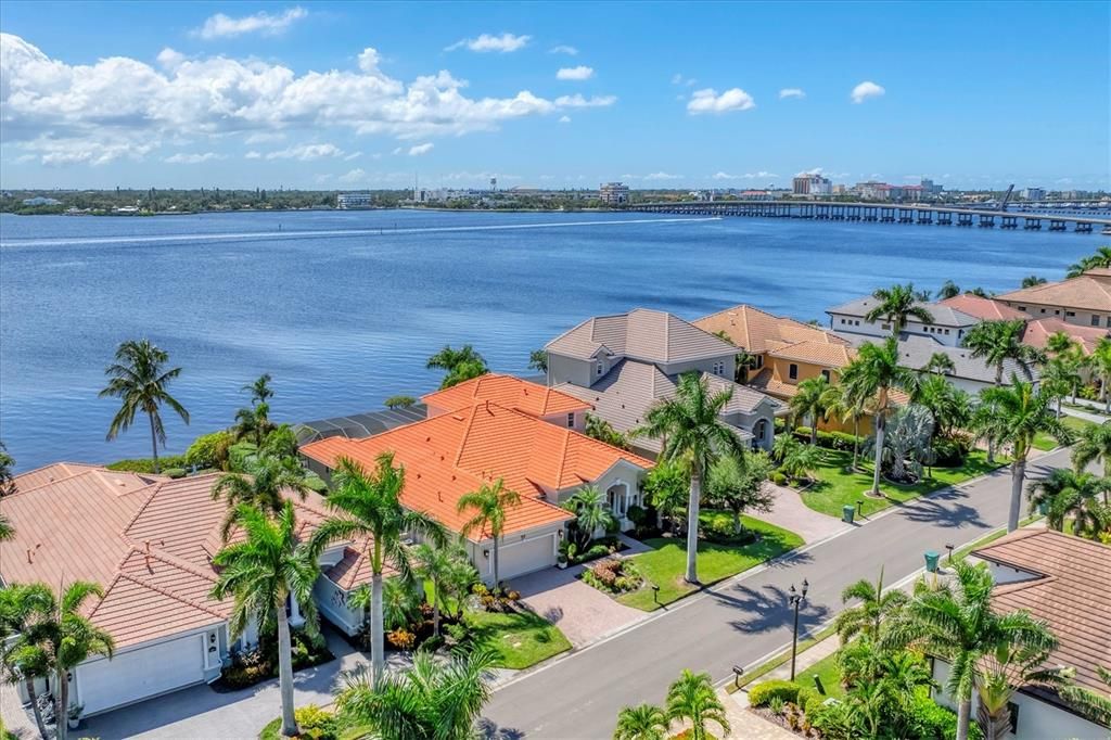 En Venta: $1,849,500 (5 camas, 4 baños, 4074 Pies cuadrados)