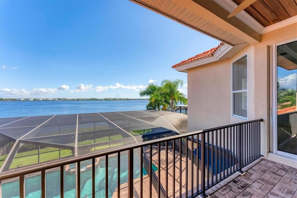 En Venta: $1,849,500 (5 camas, 4 baños, 4074 Pies cuadrados)