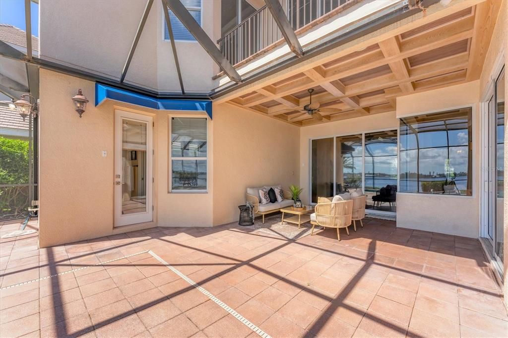 En Venta: $1,849,500 (5 camas, 4 baños, 4074 Pies cuadrados)