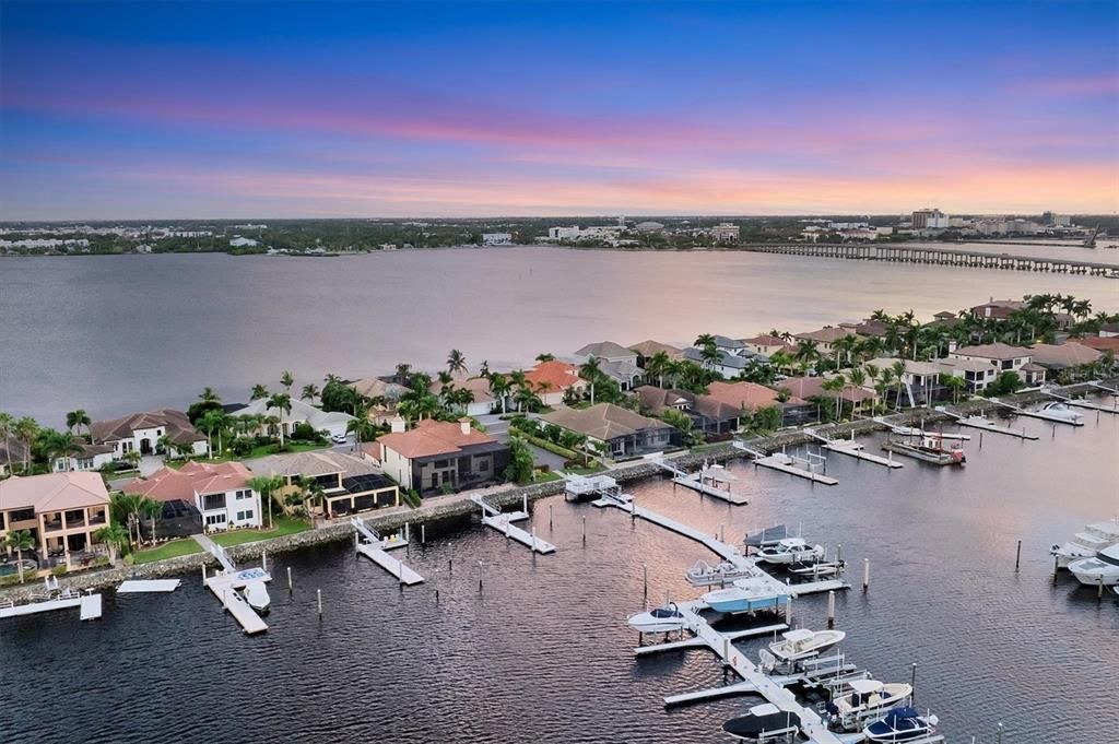 En Venta: $1,849,500 (5 camas, 4 baños, 4074 Pies cuadrados)