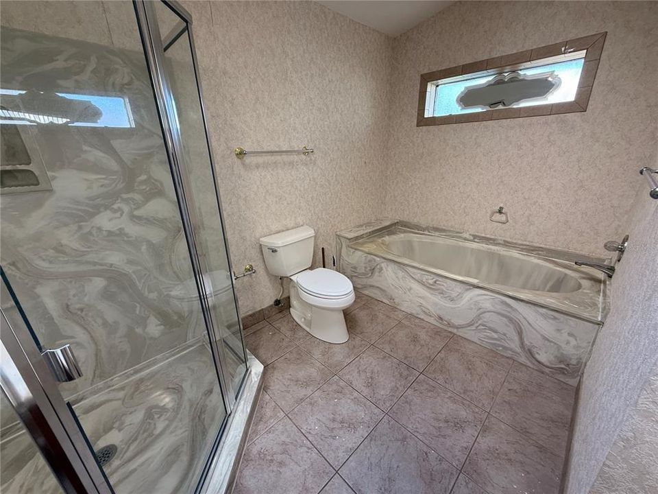 For Sale: $315,000 (3 beds, 2 baths, 2138 Square Feet)