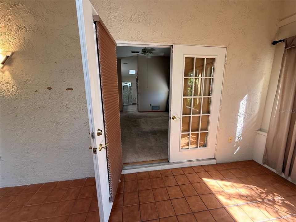 For Sale: $315,000 (3 beds, 2 baths, 2138 Square Feet)