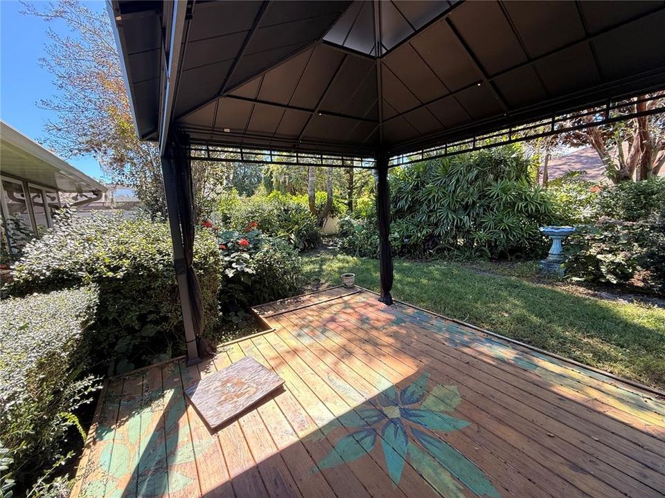 For Sale: $315,000 (3 beds, 2 baths, 2138 Square Feet)