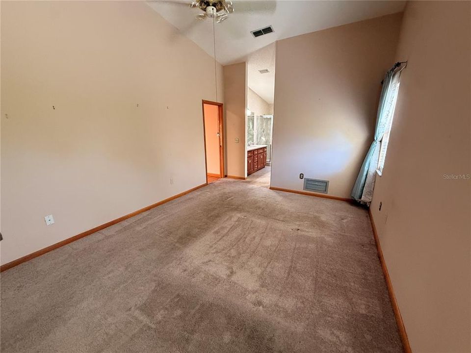 For Sale: $315,000 (3 beds, 2 baths, 2138 Square Feet)