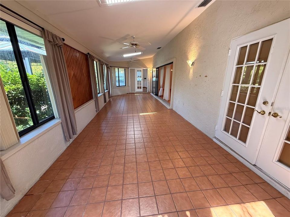 For Sale: $315,000 (3 beds, 2 baths, 2138 Square Feet)