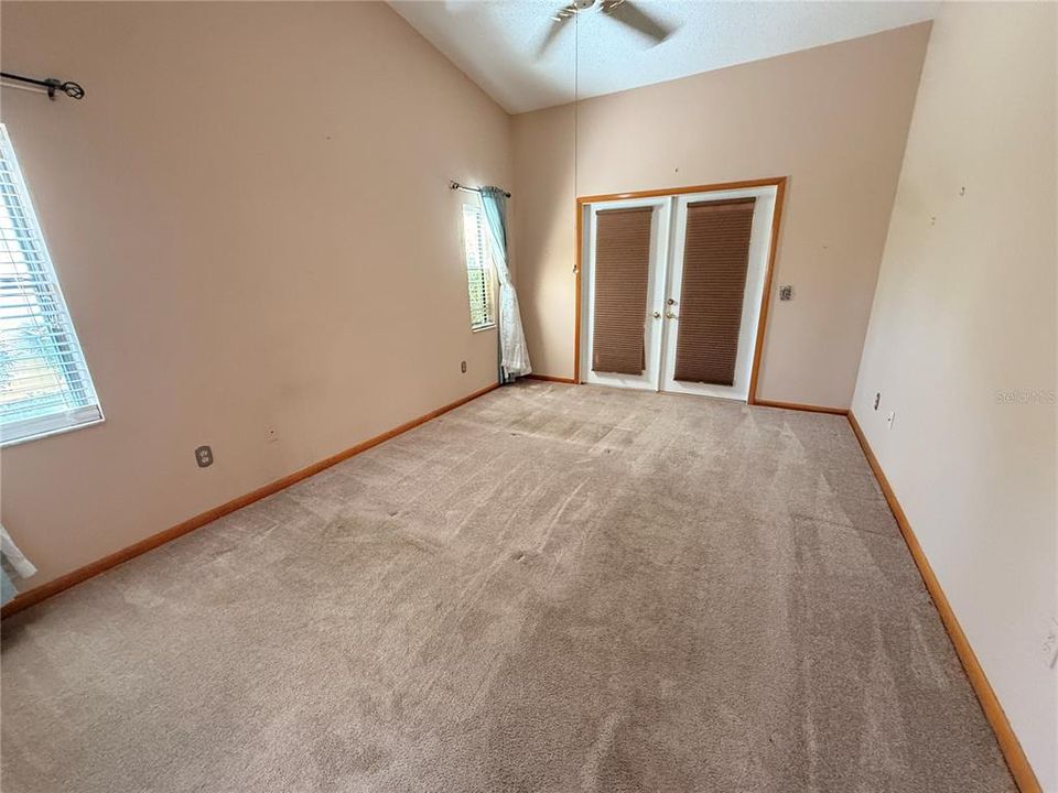 For Sale: $315,000 (3 beds, 2 baths, 2138 Square Feet)