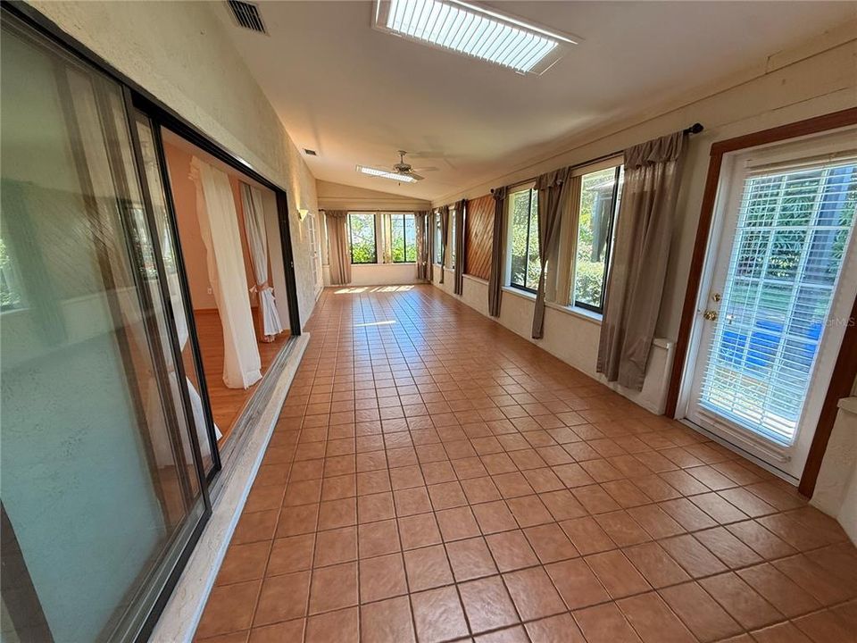 For Sale: $315,000 (3 beds, 2 baths, 2138 Square Feet)