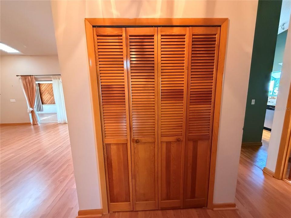 For Sale: $315,000 (3 beds, 2 baths, 2138 Square Feet)