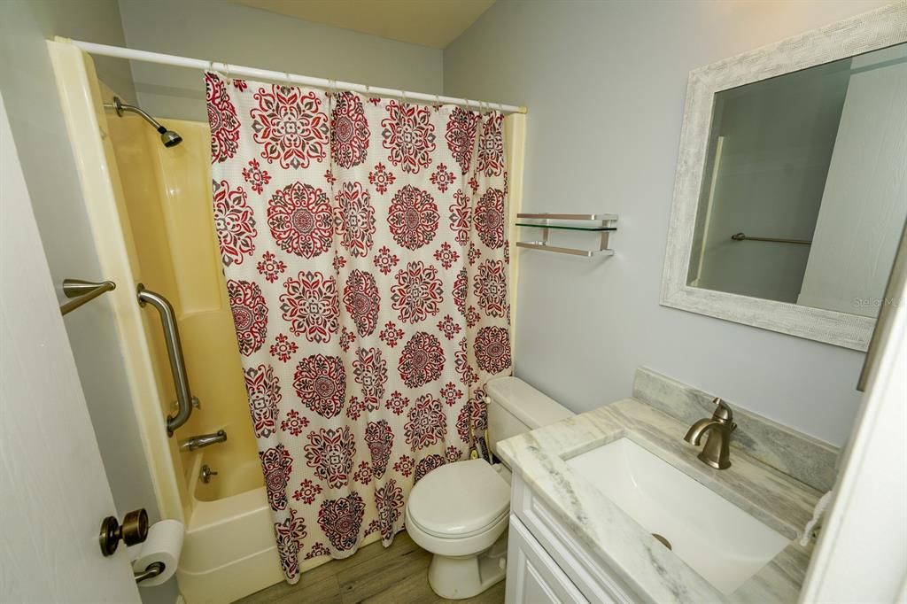 待售: $209,900 (2 贝兹, 2 浴室, 878 平方英尺)