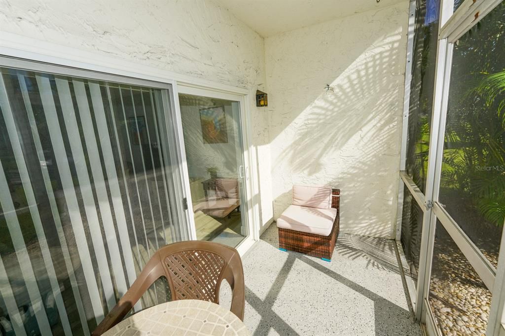 待售: $209,900 (2 贝兹, 2 浴室, 878 平方英尺)