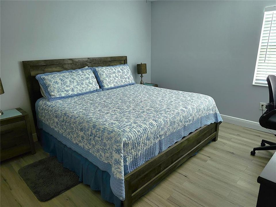 待售: $209,900 (2 贝兹, 2 浴室, 878 平方英尺)