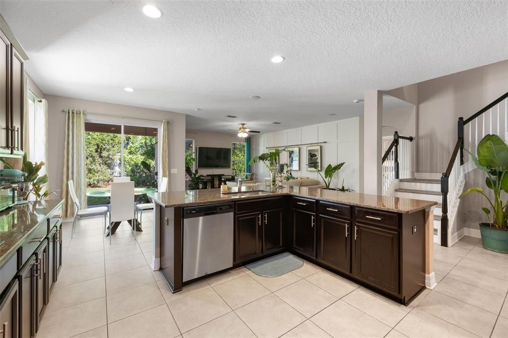 待售: $569,900 (4 贝兹, 3 浴室, 3258 平方英尺)