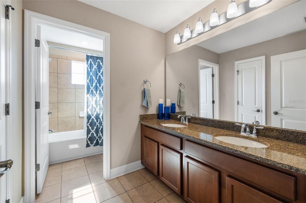 待售: $569,900 (4 贝兹, 3 浴室, 3258 平方英尺)