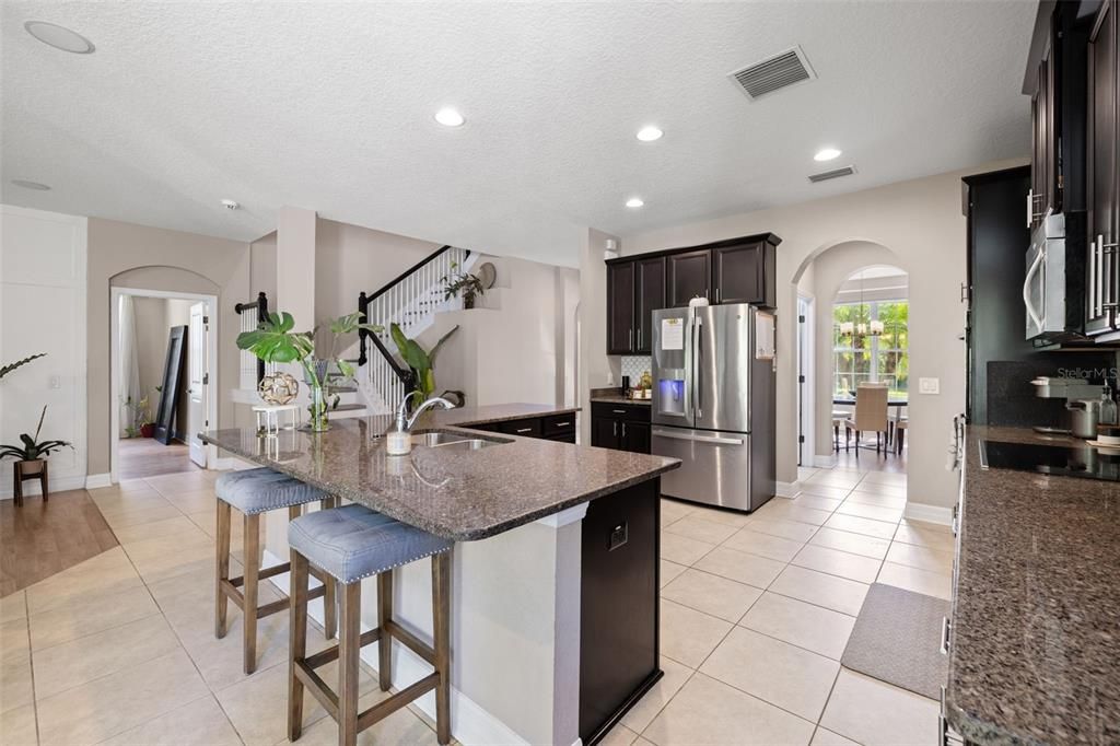 待售: $569,900 (4 贝兹, 3 浴室, 3258 平方英尺)