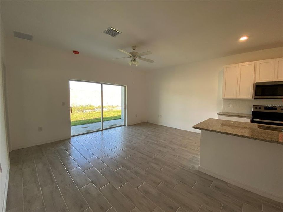 For Rent: $1,500 (3 beds, 2 baths, 1244 Square Feet)