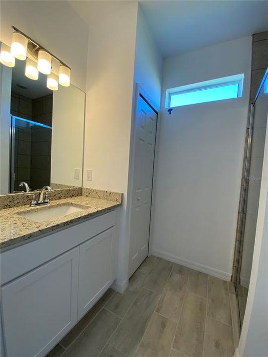 For Rent: $1,500 (3 beds, 2 baths, 1244 Square Feet)