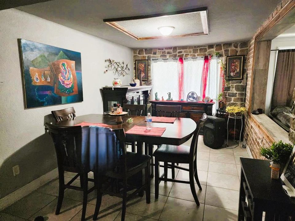 На продажу: $349,900 (3 спален, 2 ванн, 1655 Квадратных фут)